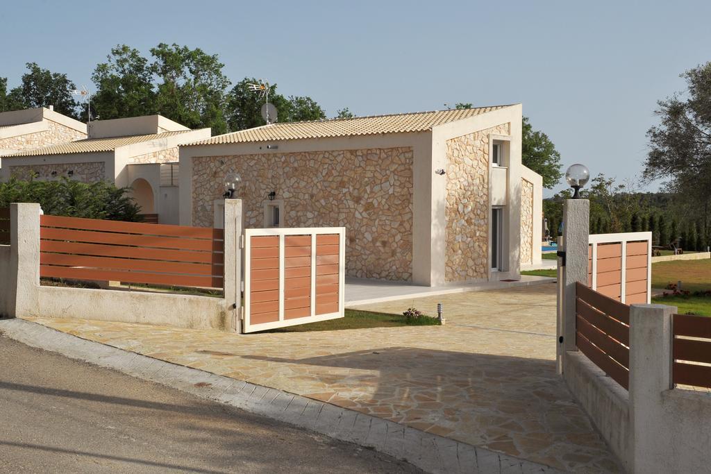 Villa Poulades 고우비아 객실 사진