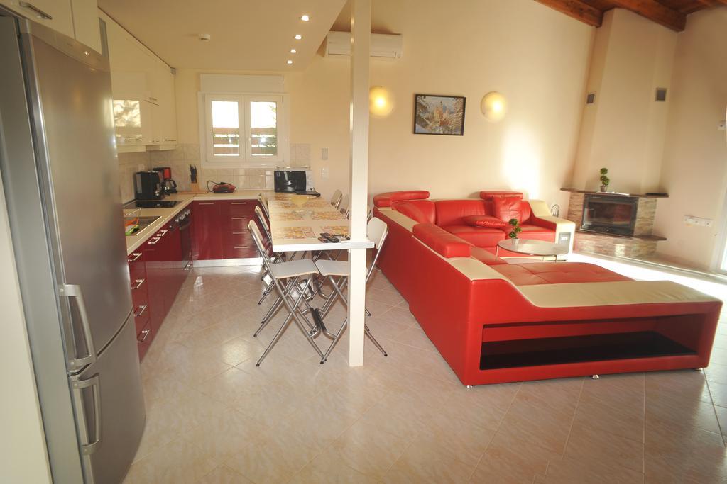 Villa Poulades 고우비아 객실 사진